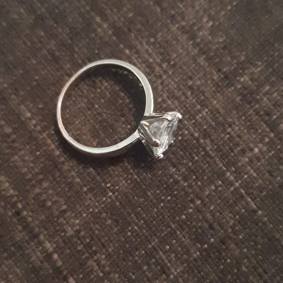 Dimond ring - Picture 3 of 4